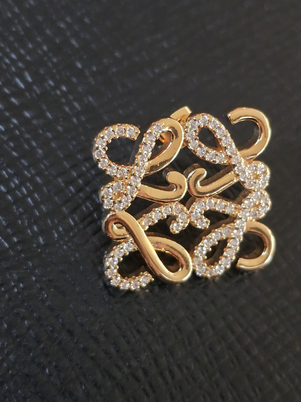 Loewe 18kgp Loewe Gold Crystal Filigree Earrings - Women Jewelry - Picture 3 of 10